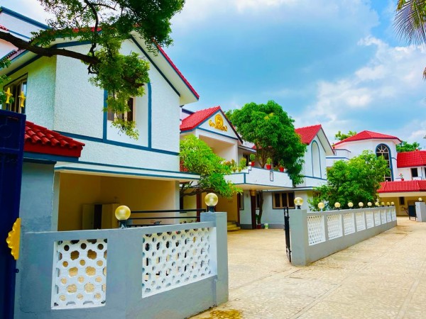 Ocean Diamond 6 BHK Luxury Beachside Resort